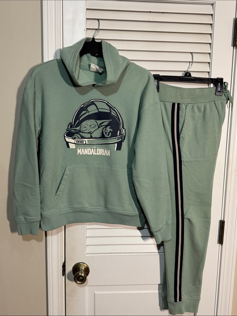 GAP Kids STAR WARS Mint Green Pullover Hoodie.  Limited Edition Like New.